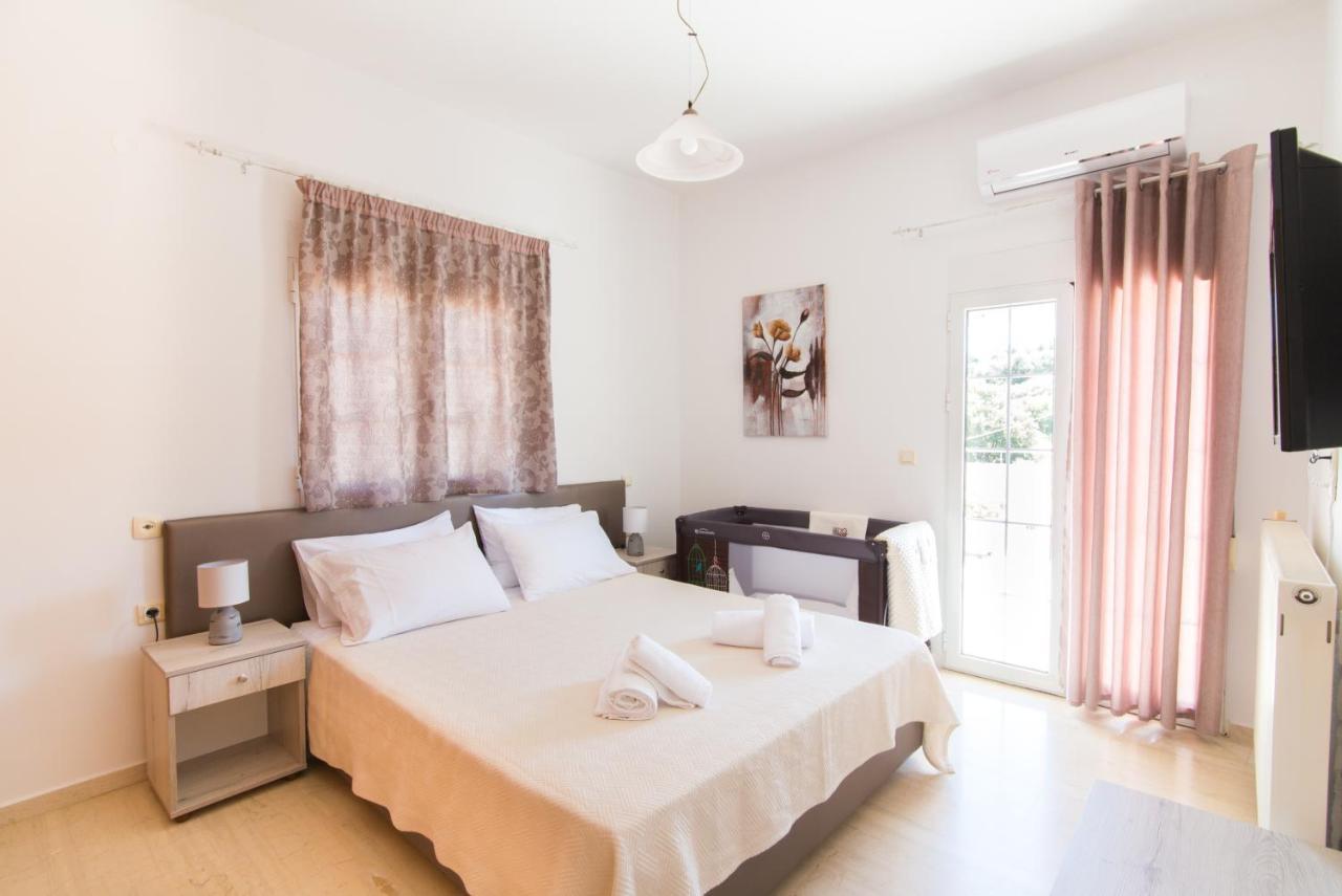 Cozy Renovated Apartment "Filoxenia" Като Дарацо Екстериор снимка
