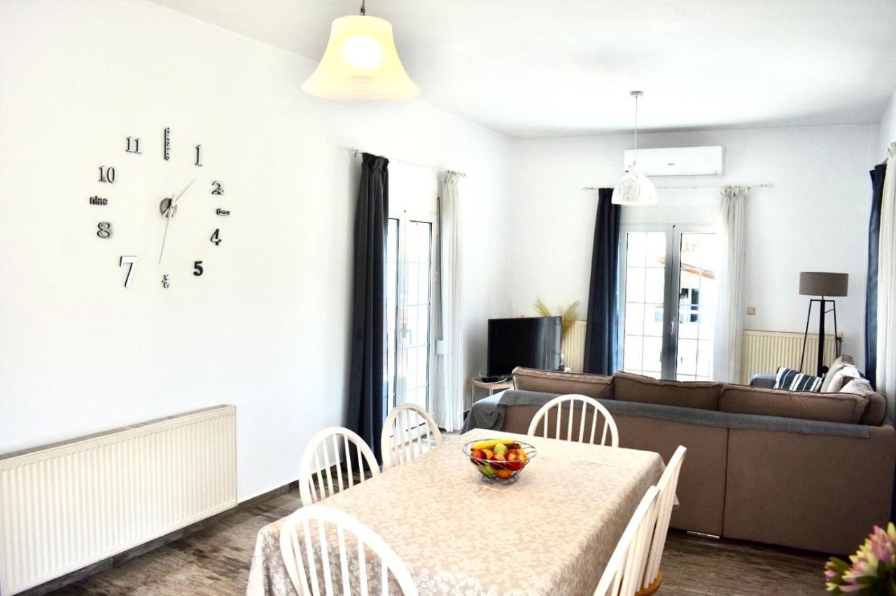 Cozy Renovated Apartment "Filoxenia" Като Дарацо Екстериор снимка