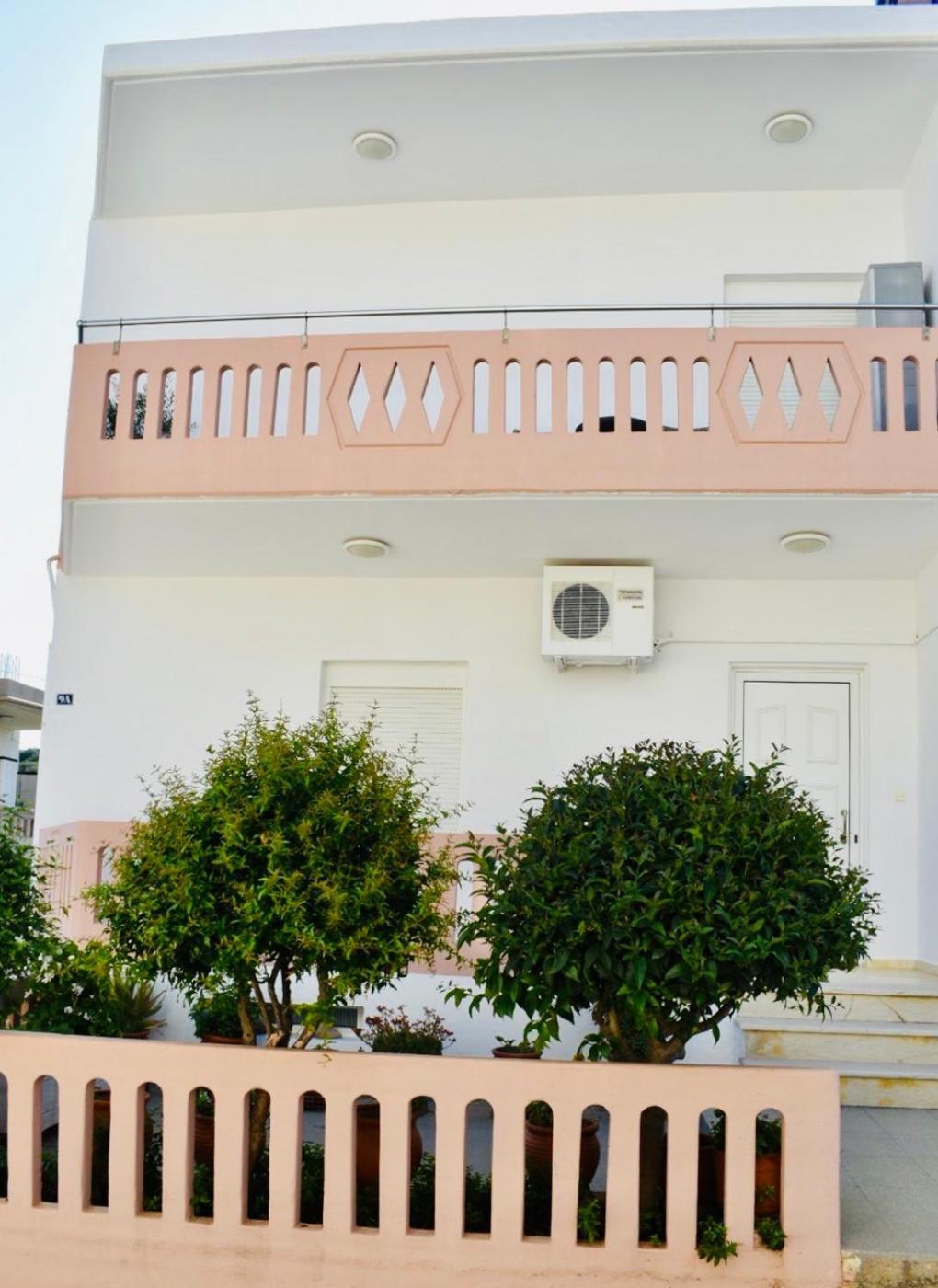 Cozy Renovated Apartment "Filoxenia" Като Дарацо Екстериор снимка
