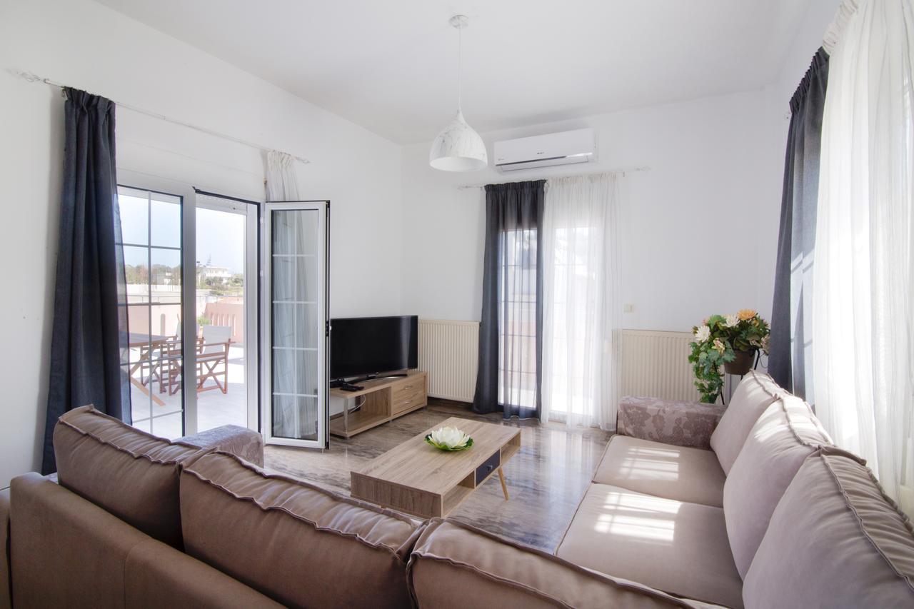 Cozy Renovated Apartment "Filoxenia" Като Дарацо Екстериор снимка